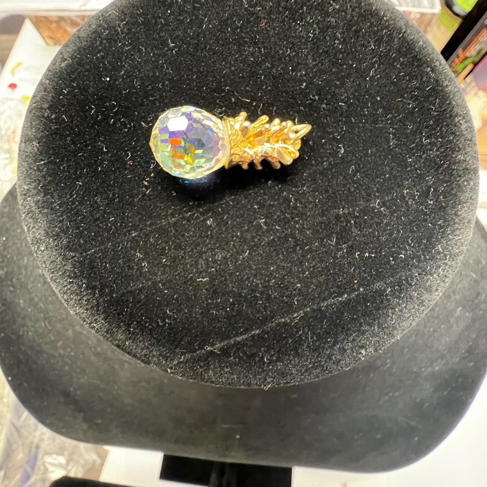 Crystal Gold  Tone top pineapple. Pendent